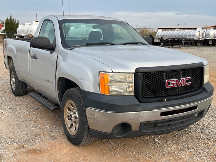 2010-gmc-sierra-1500-image-3