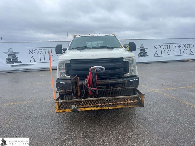 2017-ford-f350-image-2