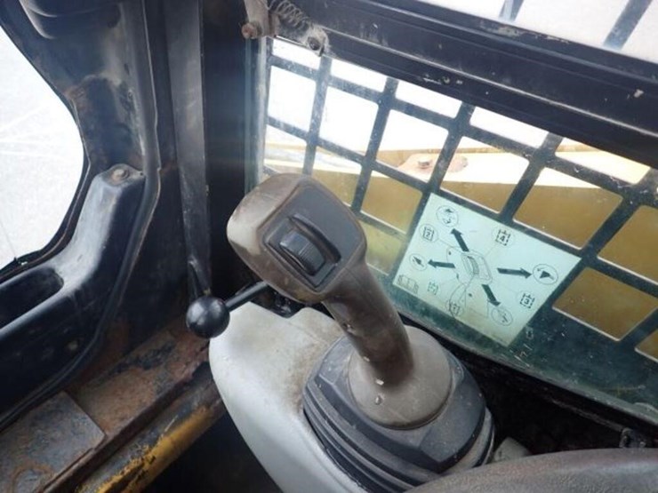 2010-caterpillar-232b-image-22