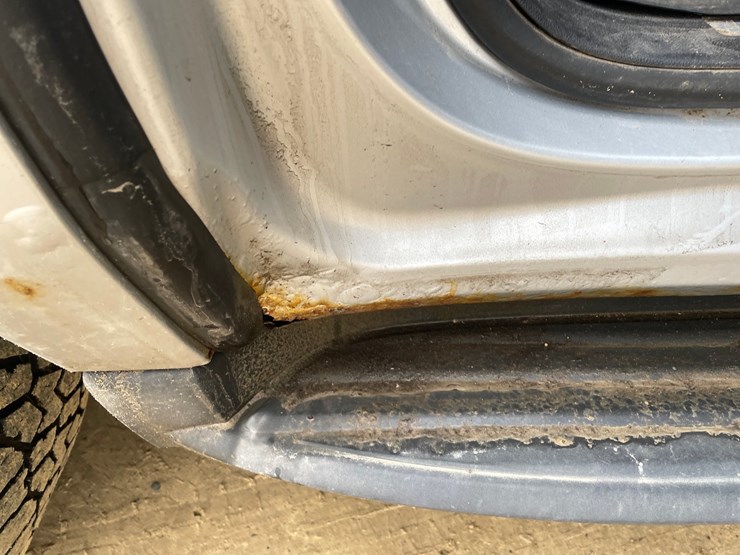 2015-chevrolet-suburban-image-47