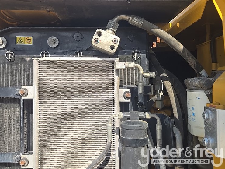 2018-caterpillar-305.5-image-75