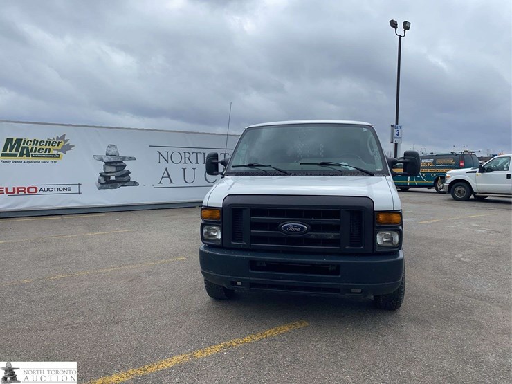 2009-ford-cargo-image-2