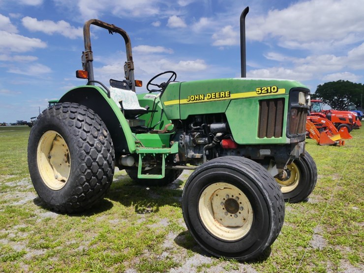 john-deere-5210-image-1