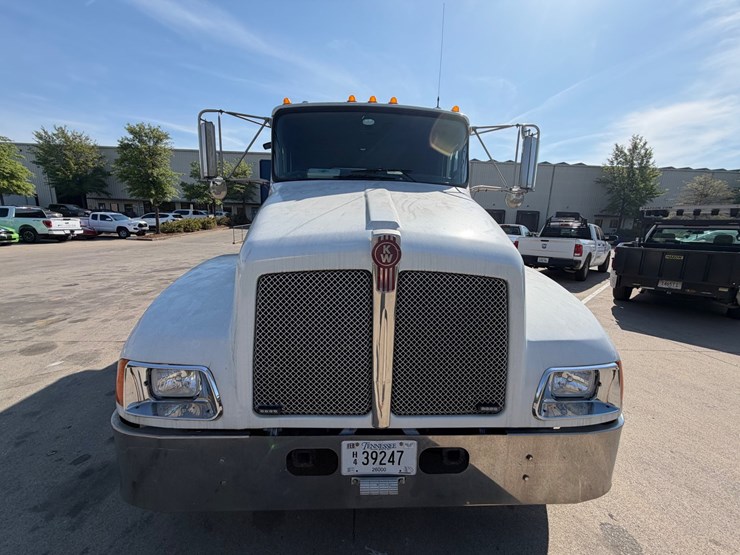 2007-kenworth-t300-image-7