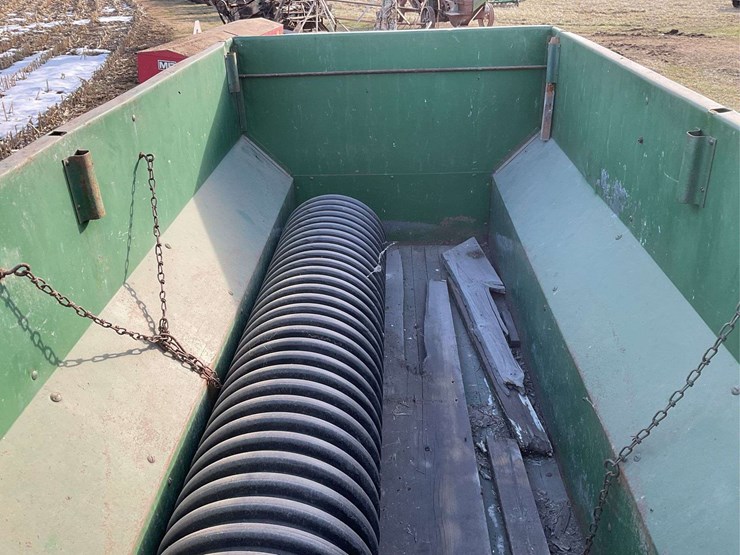 john-deere-steel-sided-flare-box-and-running-gear-image-7