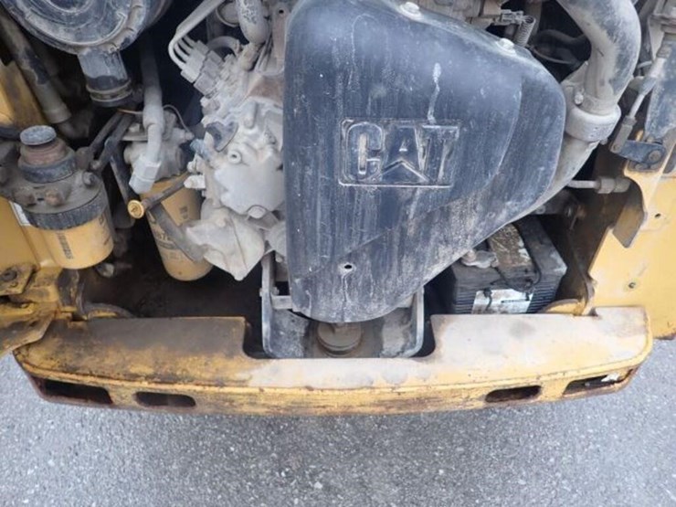 2010-caterpillar-232b-image-31