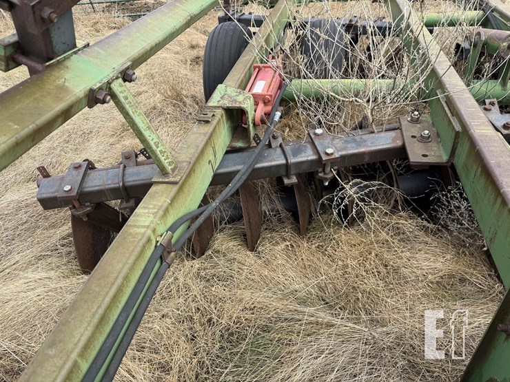 john-deere-230-image-5