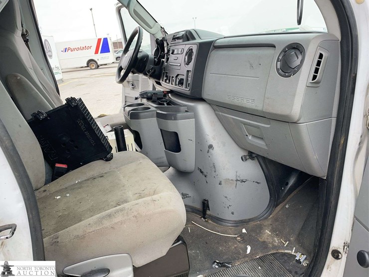 2012-ford-cargo-image-20