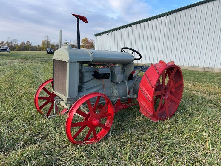 1921-fordson-tractor-image-1