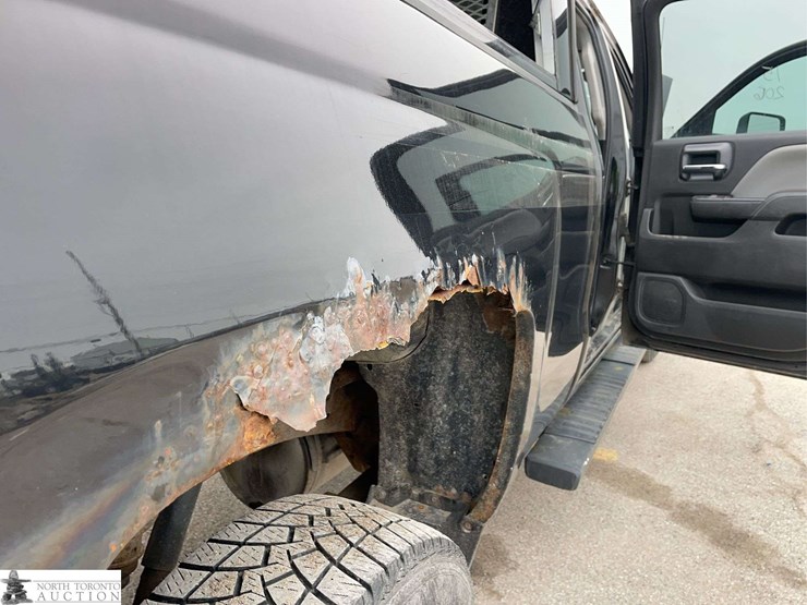 2015-chevrolet-silverado-2500hd-image-33