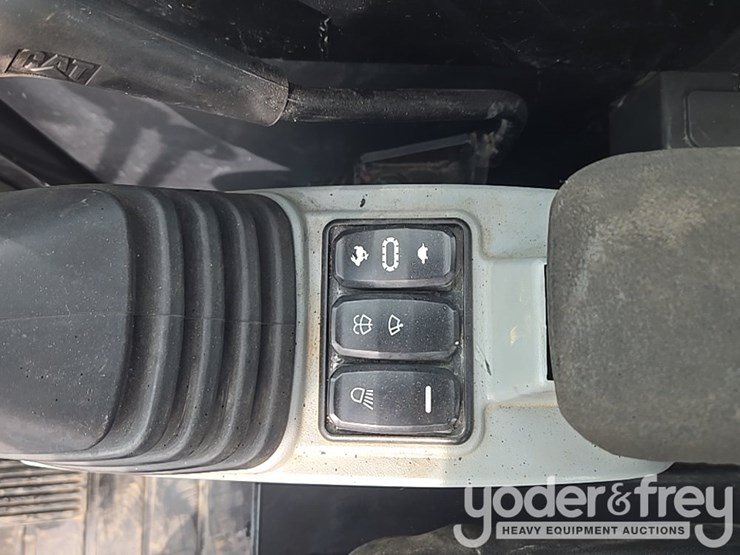 2018-caterpillar-305.5-image-114