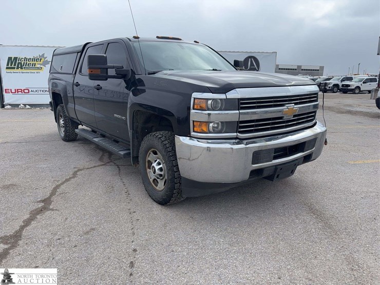 2016-chevrolet-silverado-2500hd-image-2