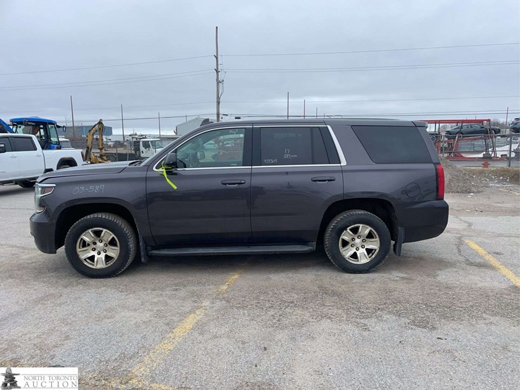 2017-chevrolet-tahoe-image-8