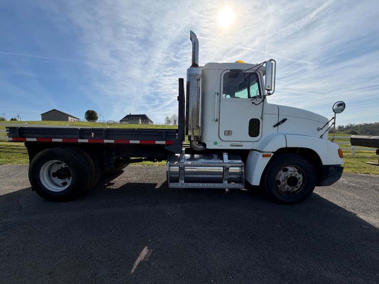 #31768-•-1998-freightliner-single-axle-truck-tractor-image-10