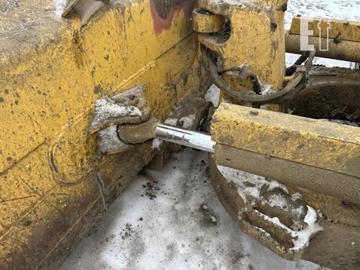 2017-komatsu-d61pxi-image-57