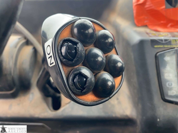 2017-kubota-rtv-x1100c-image-15