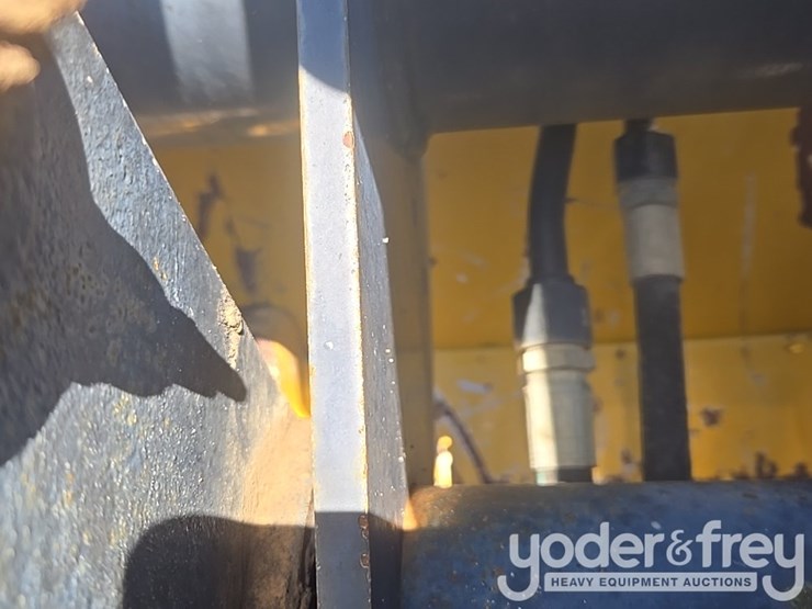 2010-deere-310sj-image-26