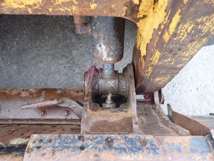 2009-caterpillar-232b-image-47