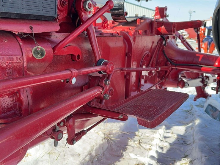 1952-ford-8n-image-33