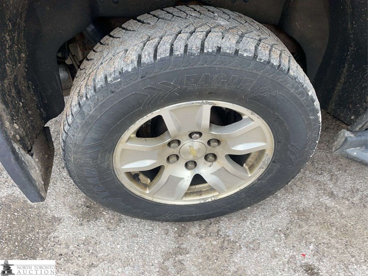 2017-chevrolet-tahoe-image-22