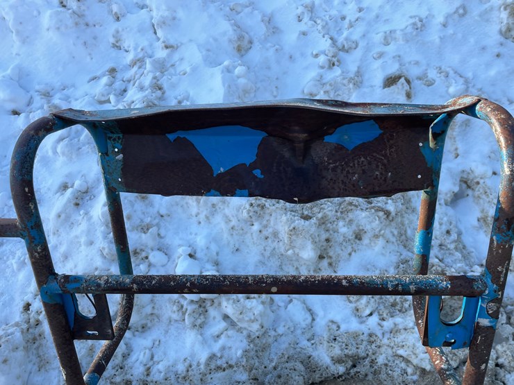 #3943-•-used-man-lift-basket-image-6