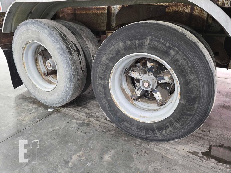 1974-trailmobile-tanker-image-18