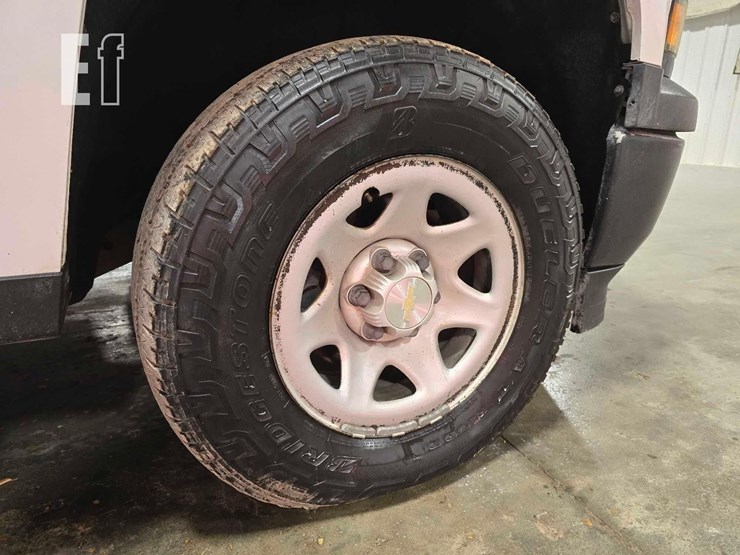 2015-chevrolet-silverado-1500-image-21