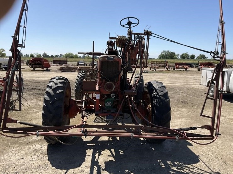 danzig-300g-poly-tank-s.p.-articulating-sprayer-image-2