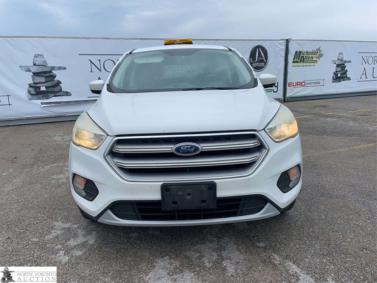 2017-ford-escape-image-2