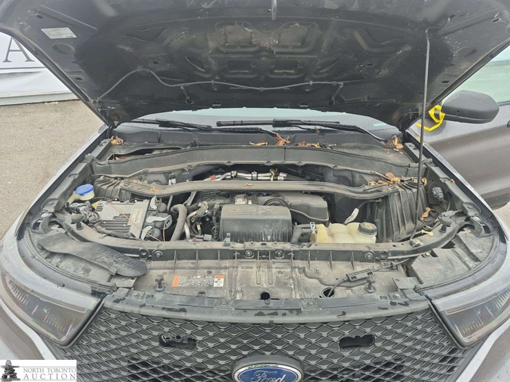 2020-ford-explorer-image-10