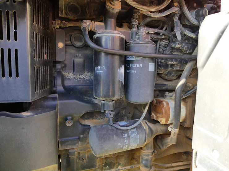 case-ih-farmall-140a-image-10