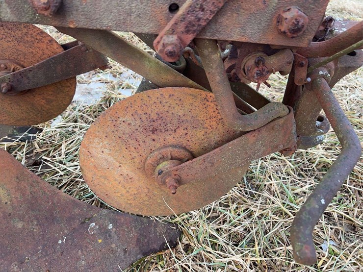 two-bottom-fordson-plow-image-15