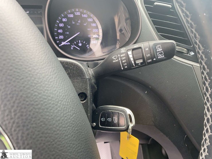 2017-hyundai-santa-fe-image-22