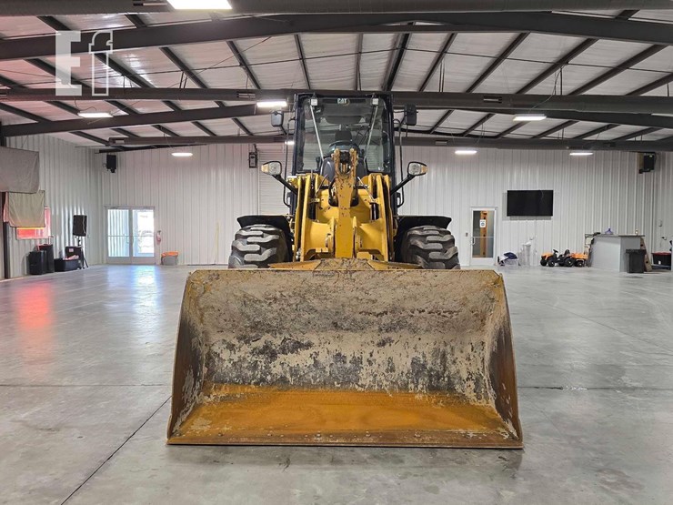 2022-caterpillar-920-image-7