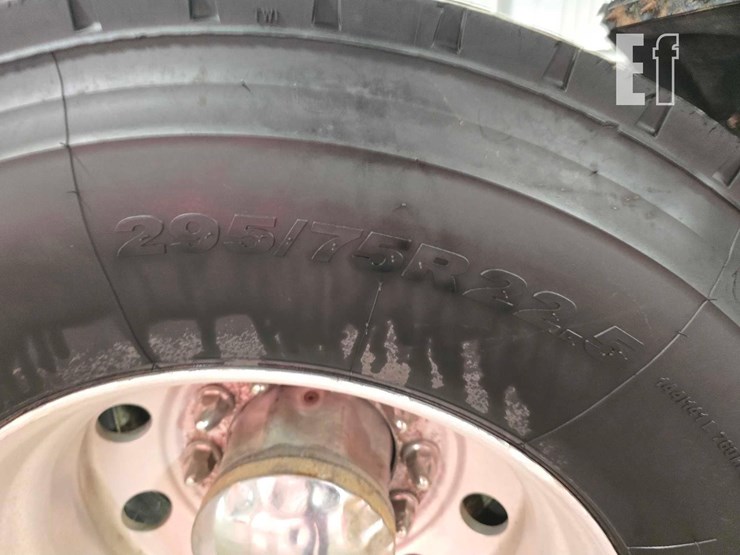 2016-freightliner-cascadia-125-image-33