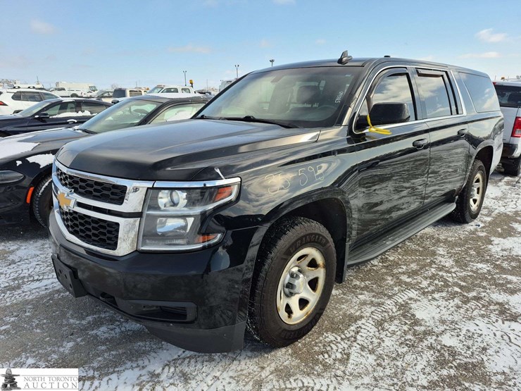 2018-chevrolet-suburban-image-1