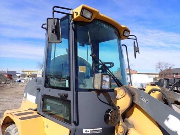2011-deere-304j-image-19