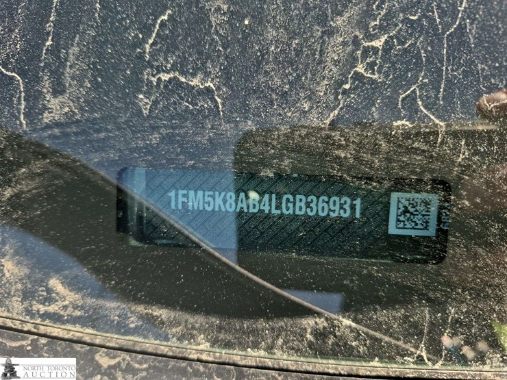 2020-ford-explorer-image-16