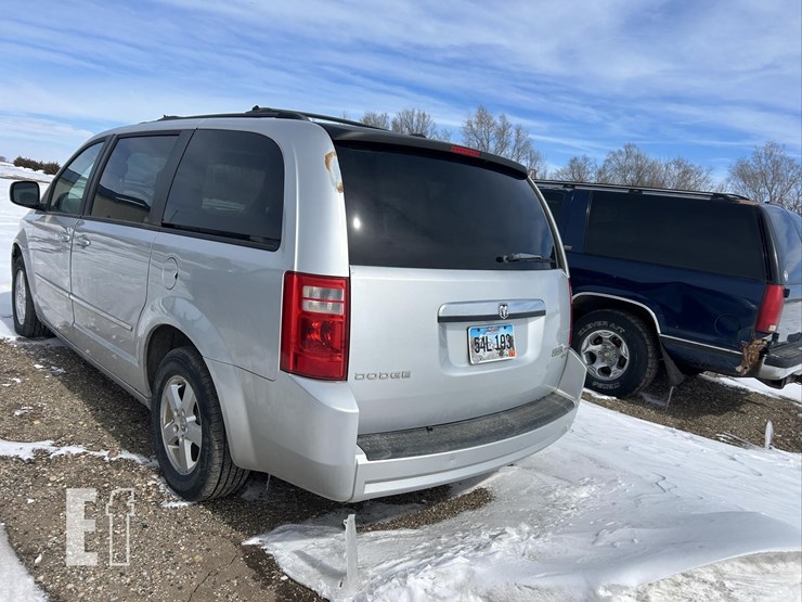 2010-dodge-grand-caravan-sxt-image-6