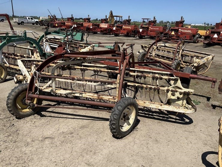 new-holland-260-image-4