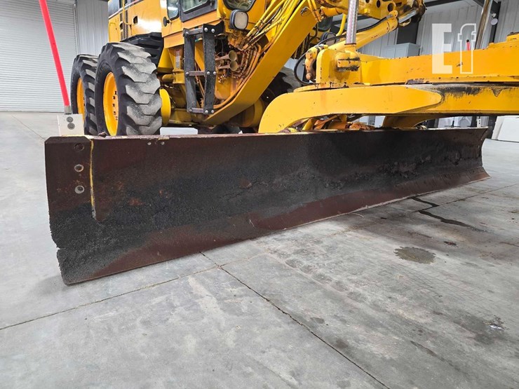 2004-caterpillar-120h-image-10