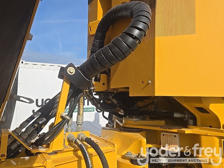 2022-deere-260e-image-39