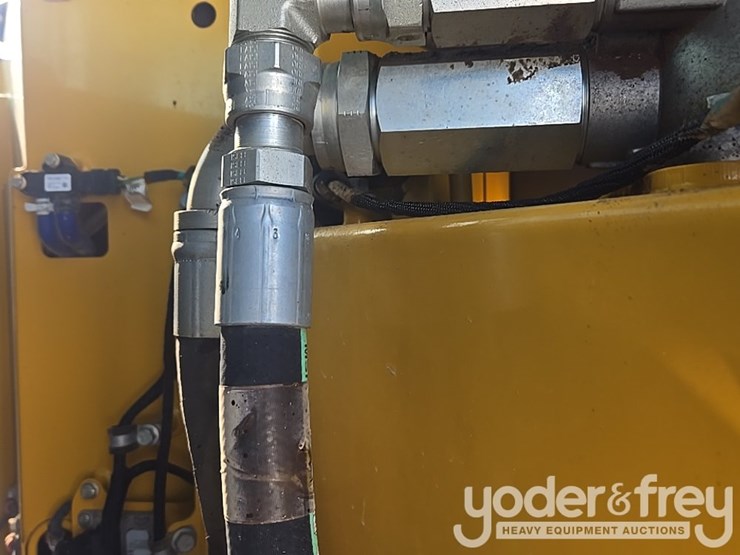 2022-deere-260e-image-51