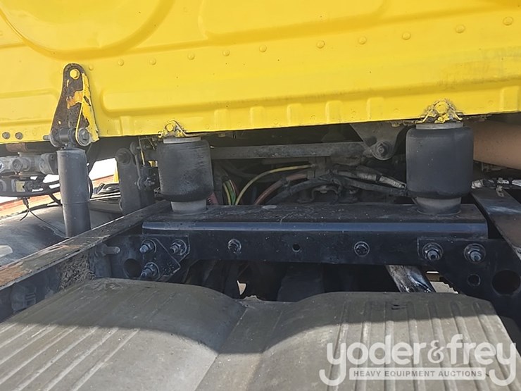 2014-freightliner-cascadia-113-image-55