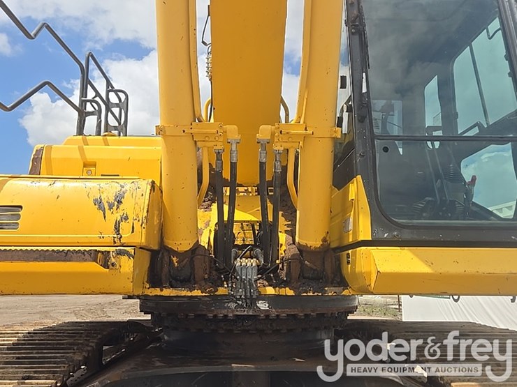 2015-komatsu-pc490-lc-11-image-38
