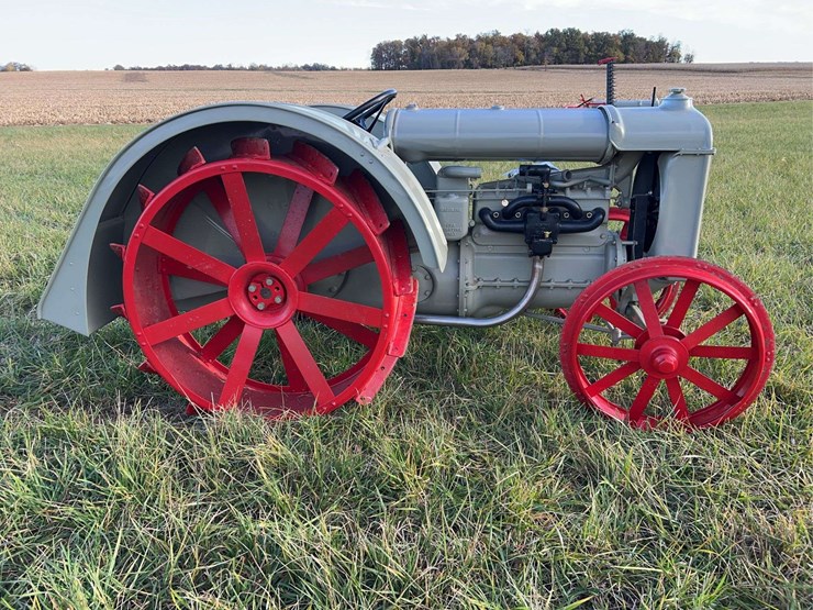 1923-fordson-tractor-image-6