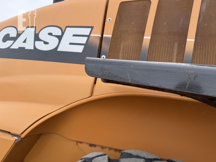 2010-case-721e-image-14