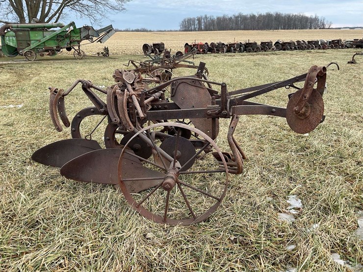 two-bottom-oliver-plow-image-2