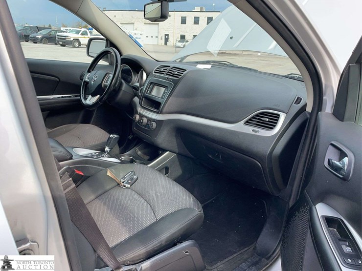 2011-dodge-journey-image-17