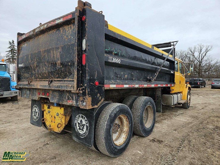 2004-freightliner-fl80-image-7